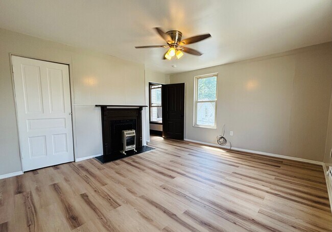 Building Photo - 38 Hall Ave