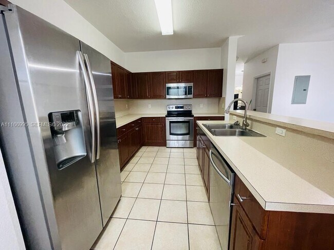 Building Photo - 903 N Santa Catalina Cir