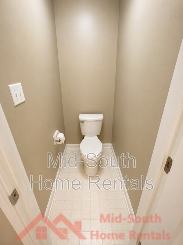 Building Photo - 9901 Woodland Bend Dr