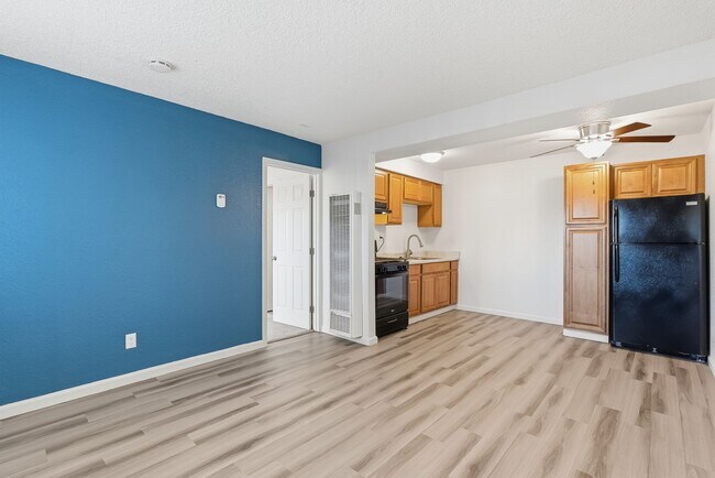 Interior Photo - Harbor Breeze