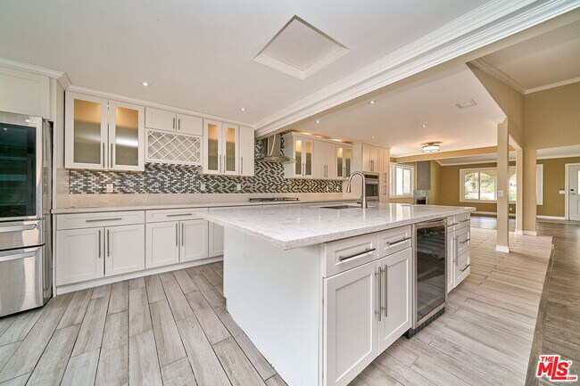 Building Photo - 2660 Conata St