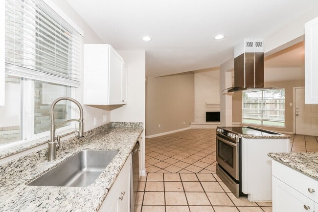 Building Photo - 2631 Dawn Star Dr