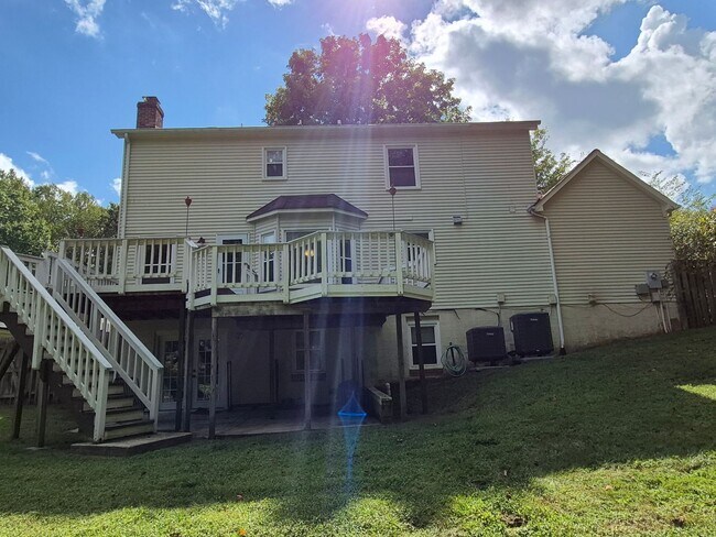 Building Photo - 125 Ivywood Dr