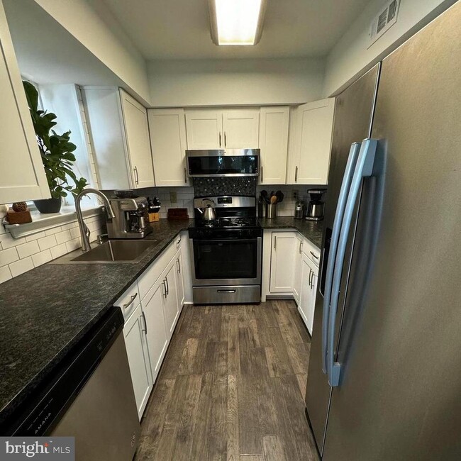 Building Photo - 3917 Captain Molly Cir