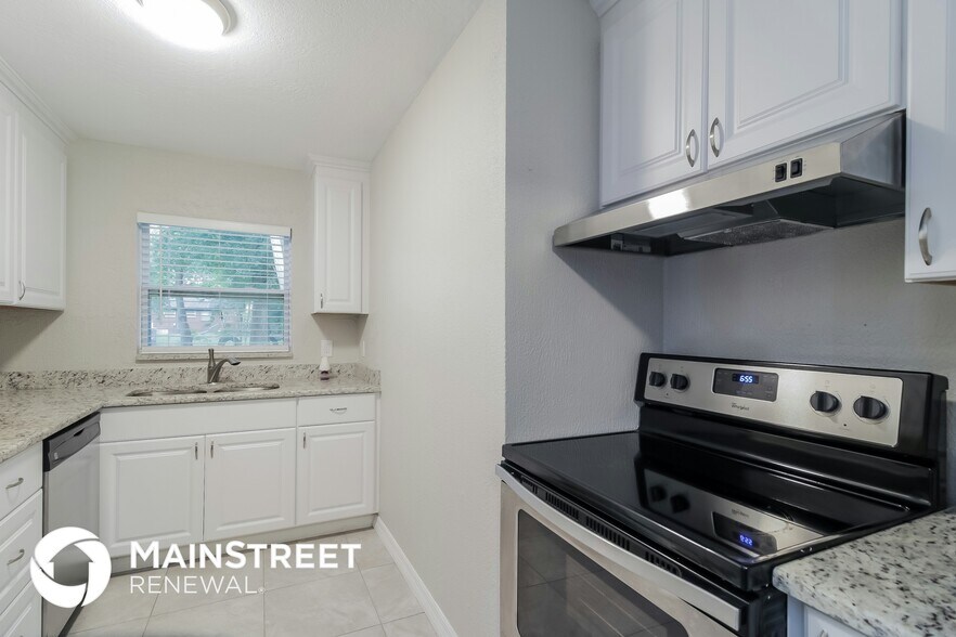 Building Photo - 865 Emerald Dr