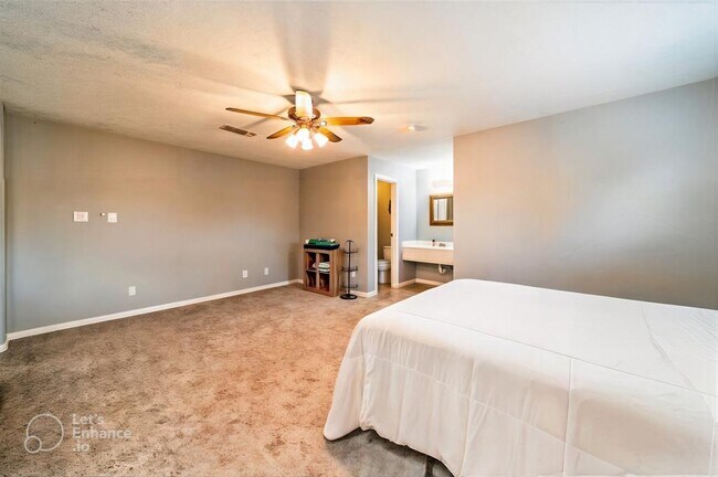 Building Photo - 12755 Mill Ridge Dr