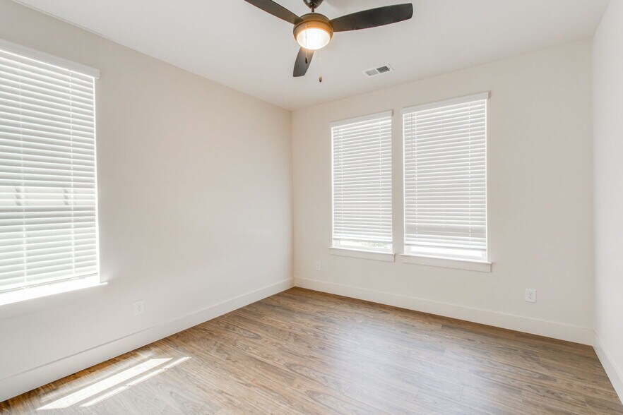 Building Photo - 2516 Richland St