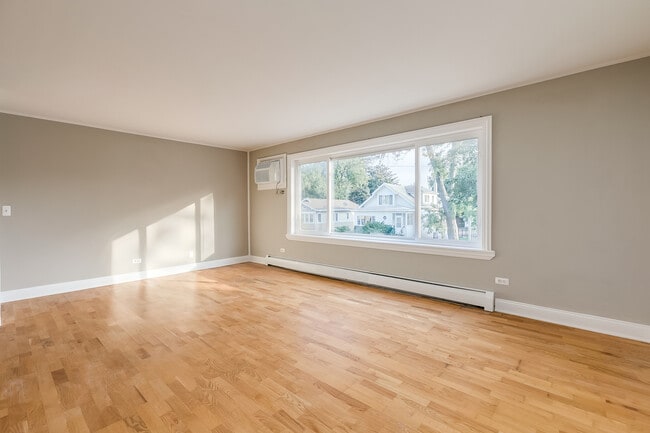 Building Photo - 1328 Webford Ave
