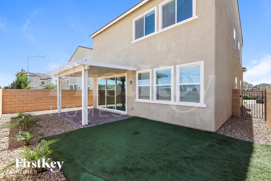 Building Photo - 5616 Salt Rock St