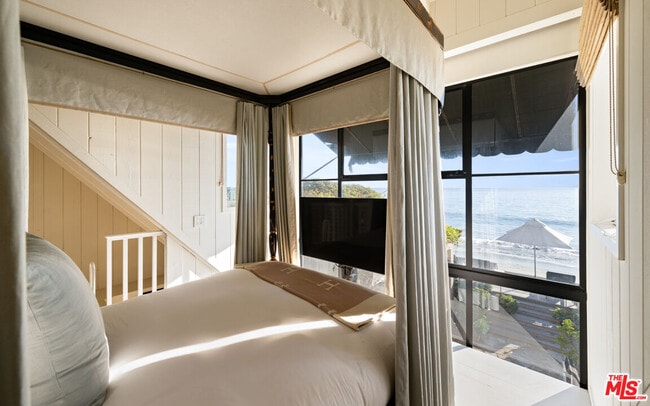 Building Photo - 23618 Malibu Colony Rd