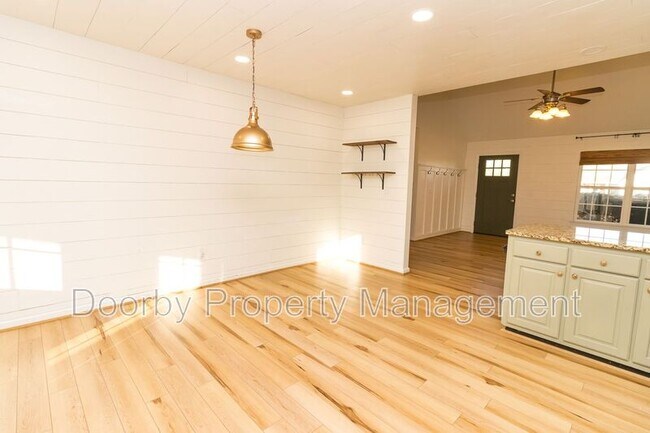 Building Photo - 14 Bunker Dr