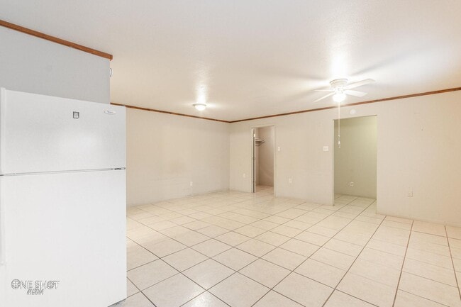 Building Photo - 104 College Dr