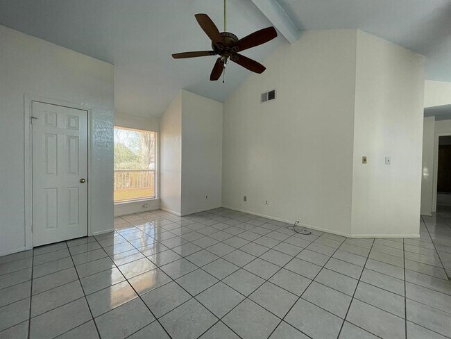 Building Photo - 15614 Barbarossa Dr