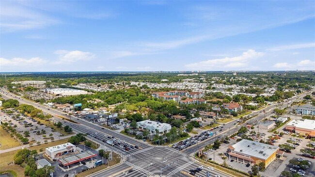 Building Photo - 2131 Ridge Rd S