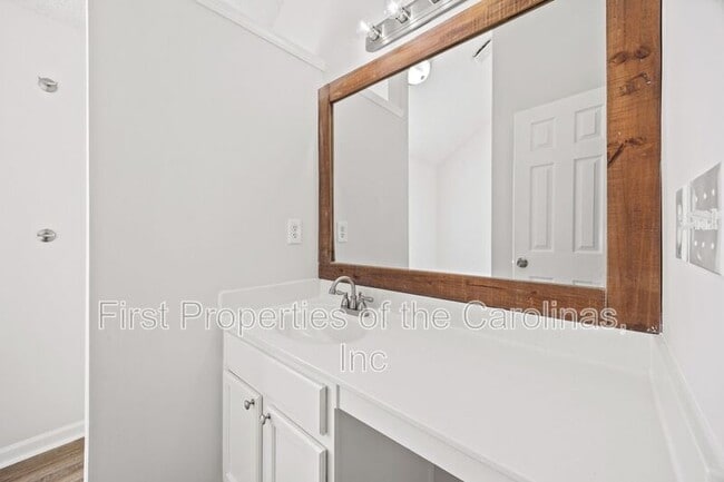 Building Photo - 1411 Swaying Branch Ln