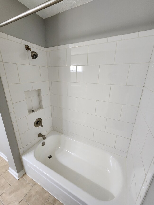 Building Photo - 365 Winding River Dr