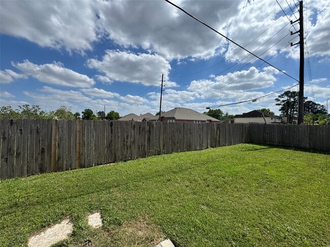 Building Photo - 20810 Deauville Dr