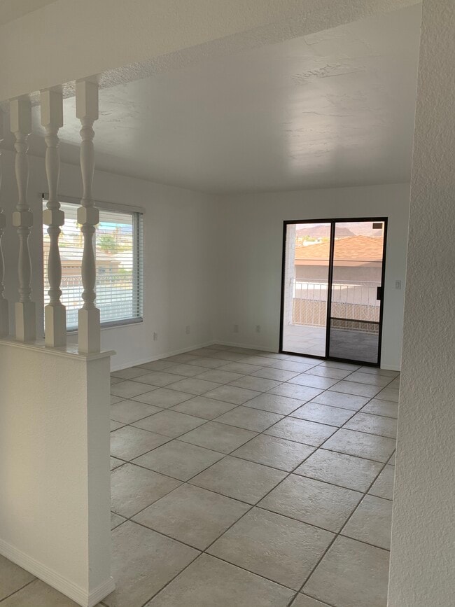 Building Photo - 3576 Stanford Dr