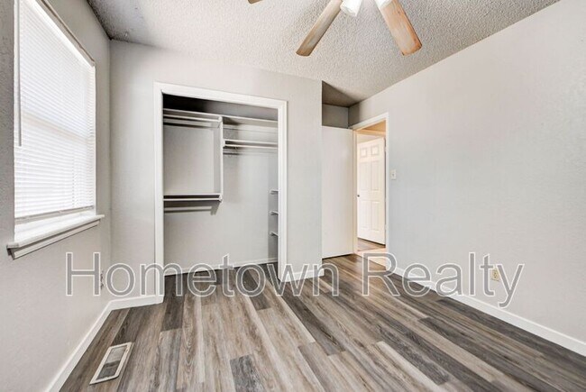 Building Photo - 1713 Hillcrest Dr