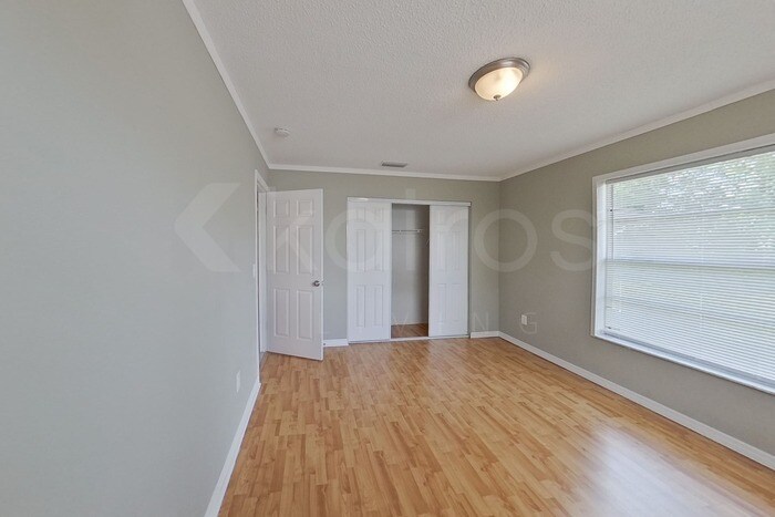 Building Photo - 308 Wildwood Dr