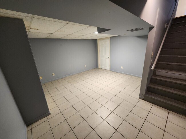 Building Photo - 6470-6472 N 107th St