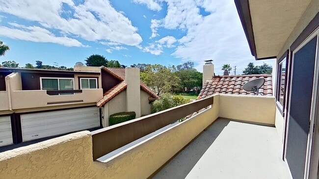 Building Photo - Spacious 3 bed / 2 bath in the More Mesa area