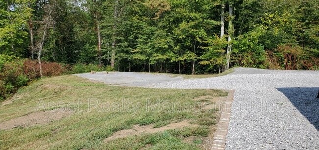 Building Photo - 302 Joel Rd