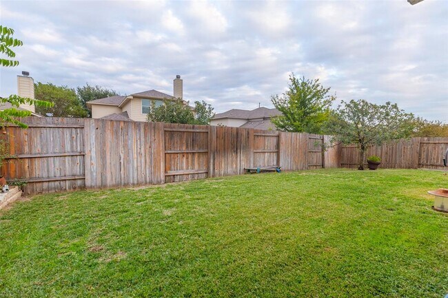 Building Photo - 4202 Fairmeadow Dr