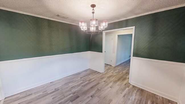 Building Photo - Renovated Harker Heights Gem – Stylish Liv...