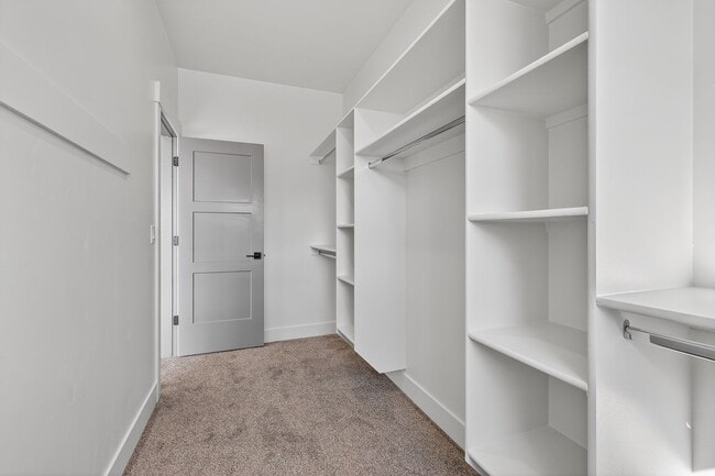 Building Photo - BRAND NEW TOWNHOME IN AMMON IDAHO 3 BED2.5...