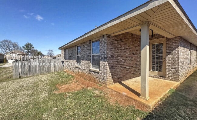 Building Photo - 136 Pitts Griffin Drive