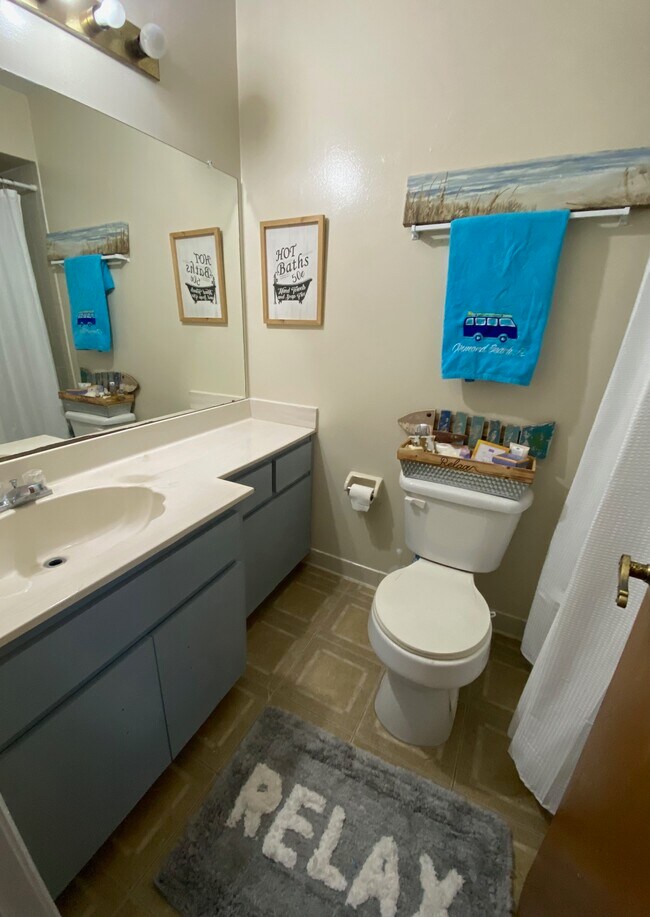 Building Photo - 251 Orange Grove Dr