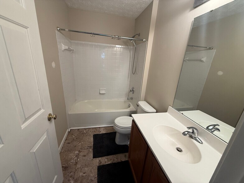 Building Photo - 315 Timberbrook Ct