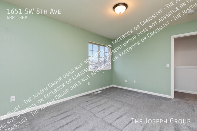 Building Photo - 1651 SW 8th Ave