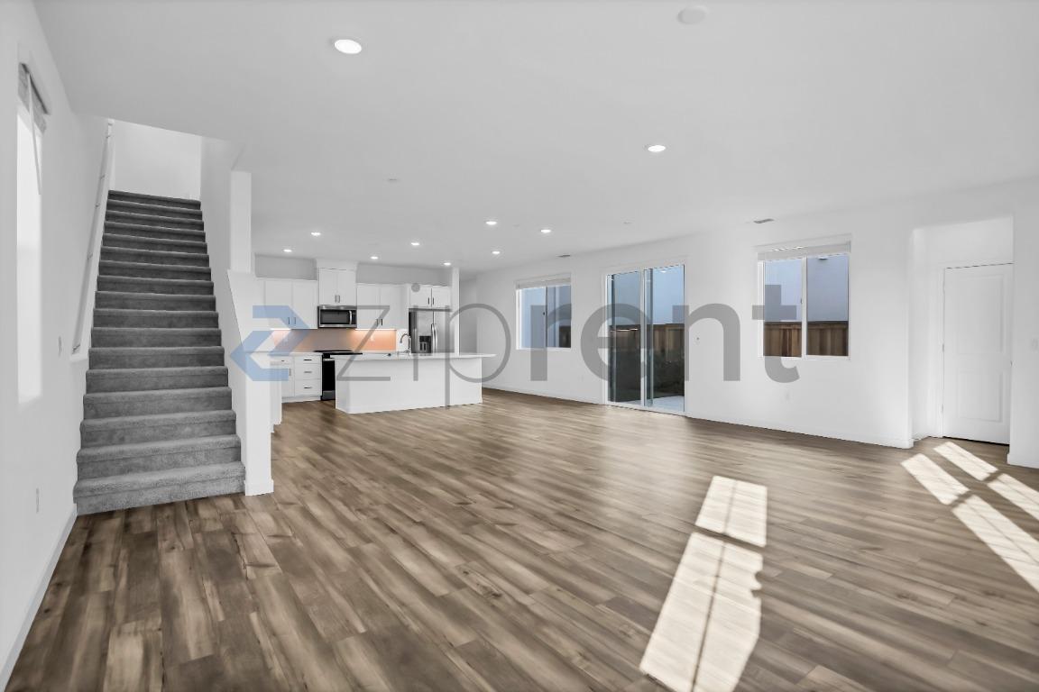 Building Photo - Unit