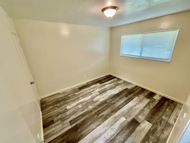 Building Photo - Cottonwood