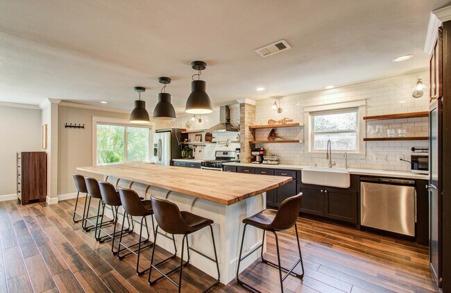 Building Photo - 18006 Bambridge Dr