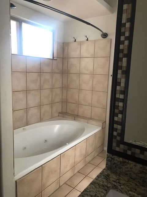 Building Photo - Coming Soon - Great 3 bed, 2 bath home with 2 car garage Front courtyard, covered back patio, piz...