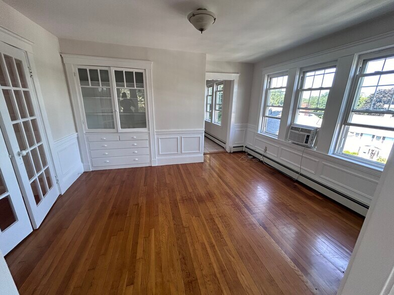 Building Photo - 7 Lorraine St