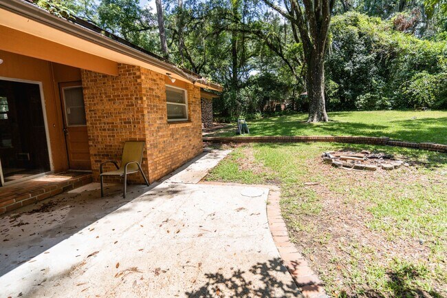 Building Photo - 3BR/2BA Home