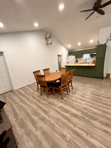 Building Photo - 826 Burton Ave