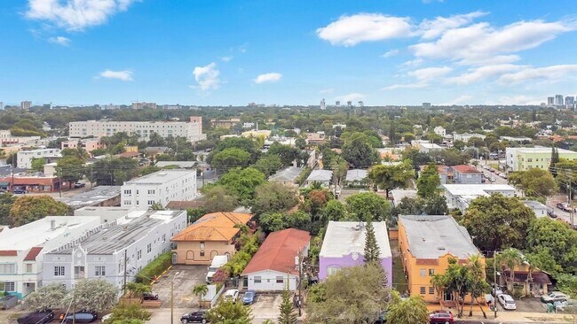 Building Photo - 1554 SW 5th St