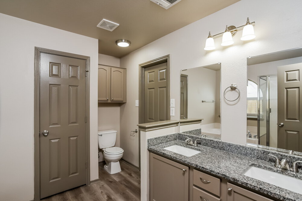 Building Photo - 316 Hummingbird Dr