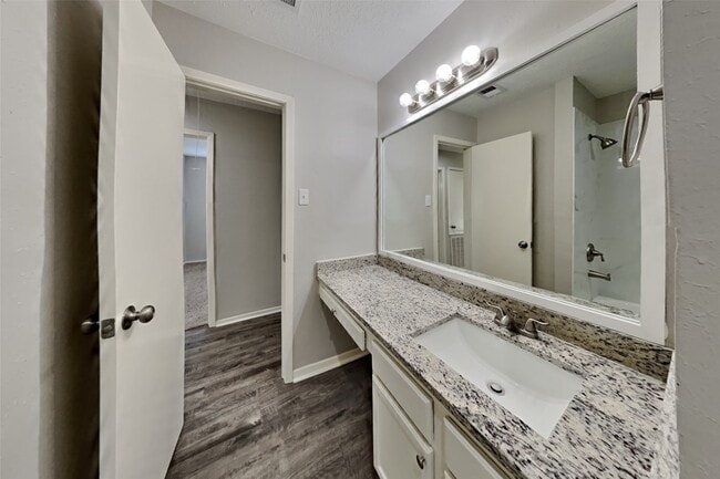 Building Photo - 6823 Harpers Dr