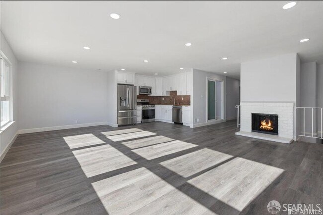 Building Photo - 439 Bonnie St
