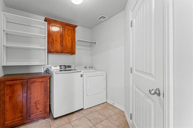 Building Photo - 4618 Cory St