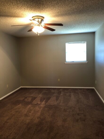 Building Photo - 508 Holly St