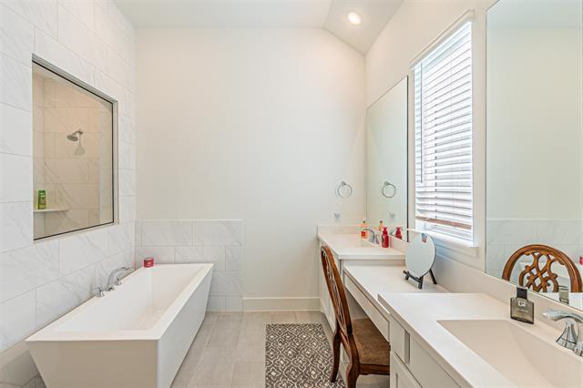 Building Photo - 504 Lavender Dr