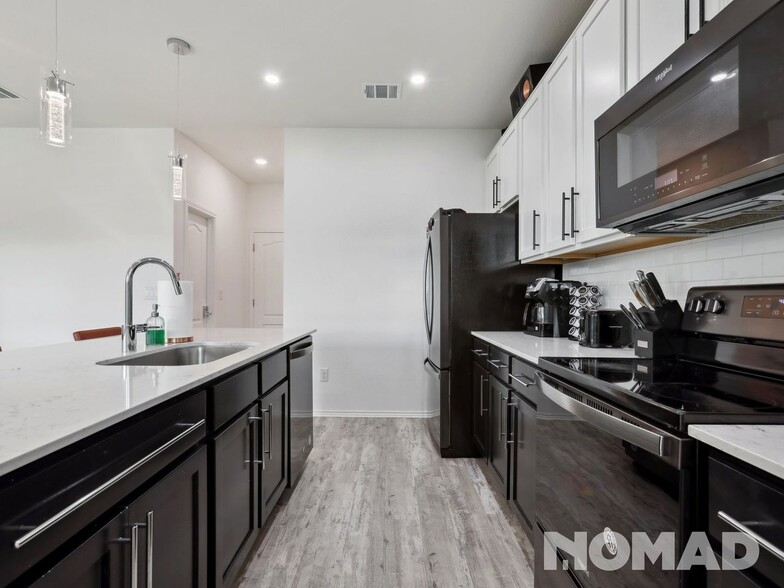 Building Photo - 625 Weizenbock Ln