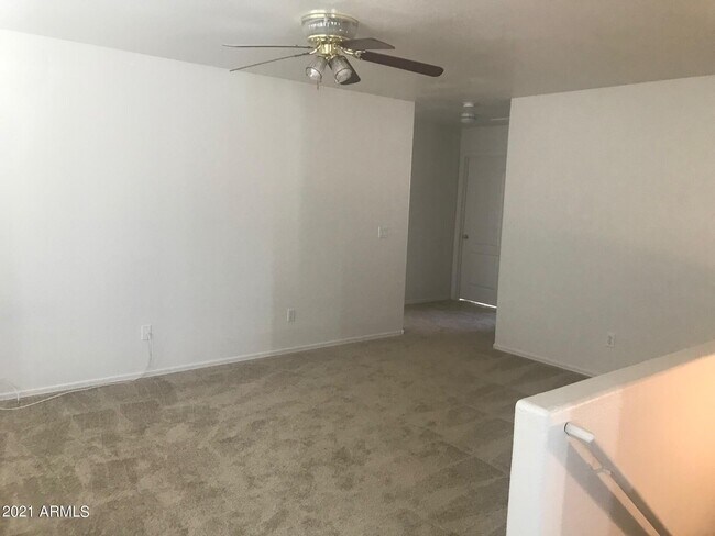 Building Photo - 1033 S San Vincente Ct